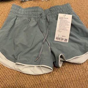 Lulu choose a side short